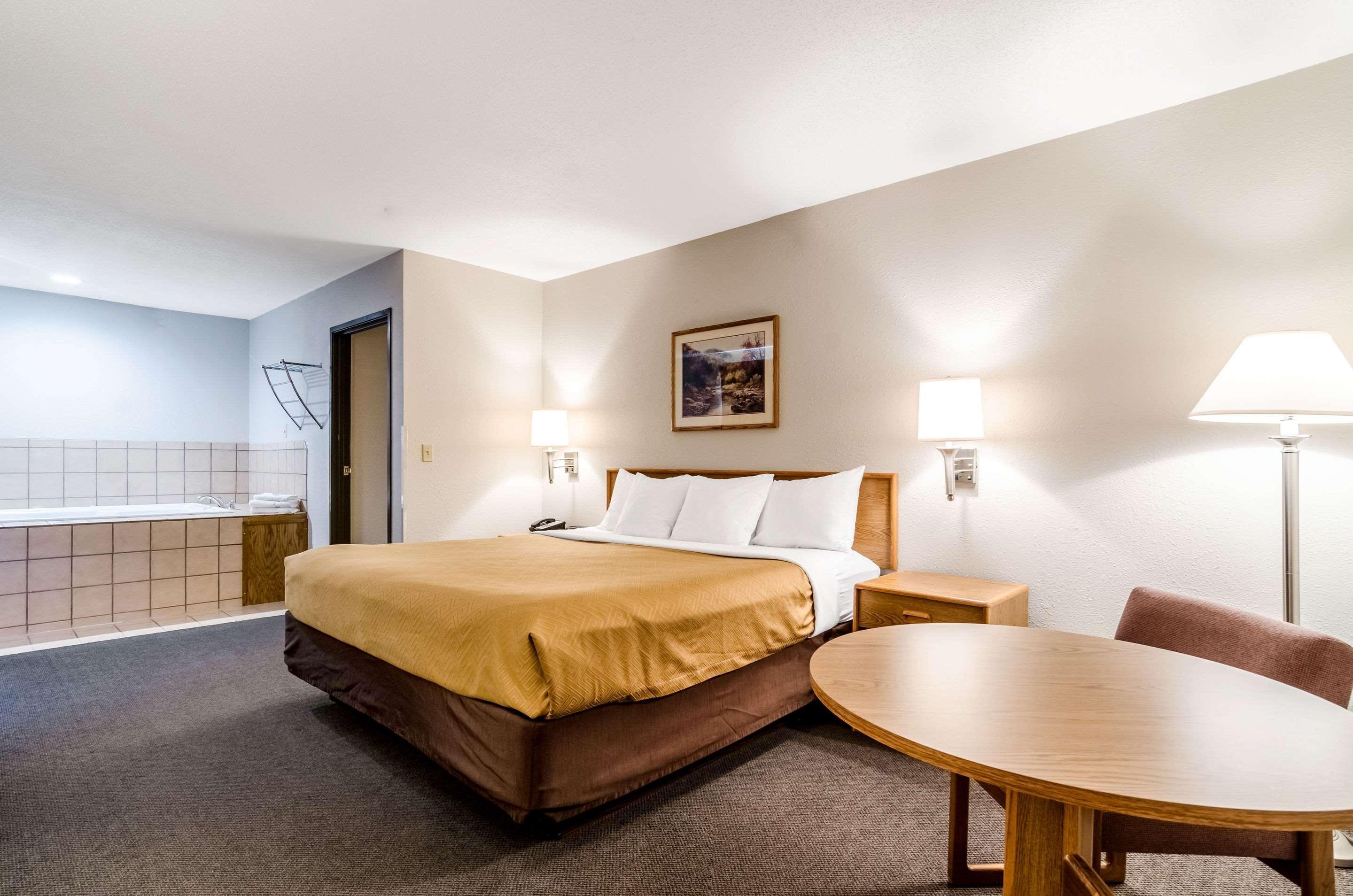 Rodeway Inn Ainsworth Eksteriør billede